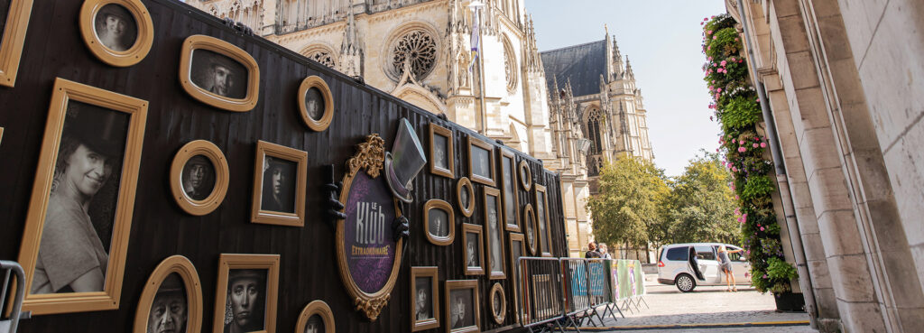 Le Klub Extraordinaire sur le parvis de la cathédrale d'Orléans